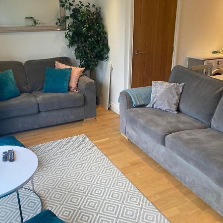 Bevendean Beach Hut - Modern 5 Bedroom House, With Parking Μπράιτον Εξωτερικό φωτογραφία