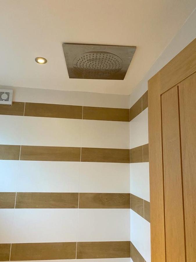 Bevendean Beach Hut - Modern 5 Bedroom House, With Parking Μπράιτον Εξωτερικό φωτογραφία